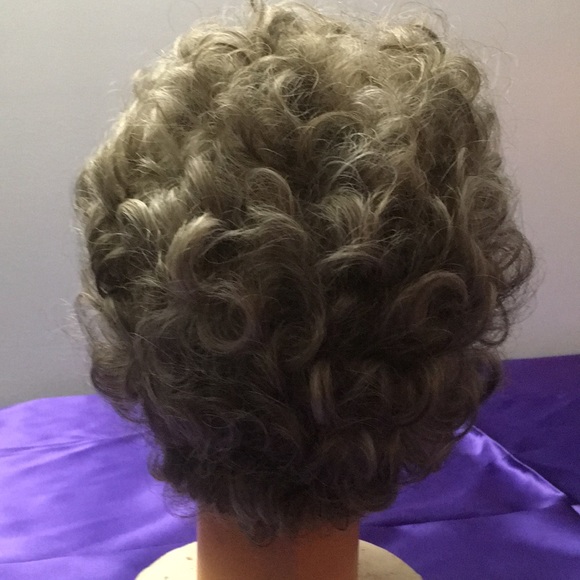 Vintage Paula Young Two Tone Short Curly Wig - Picture 3 of 5